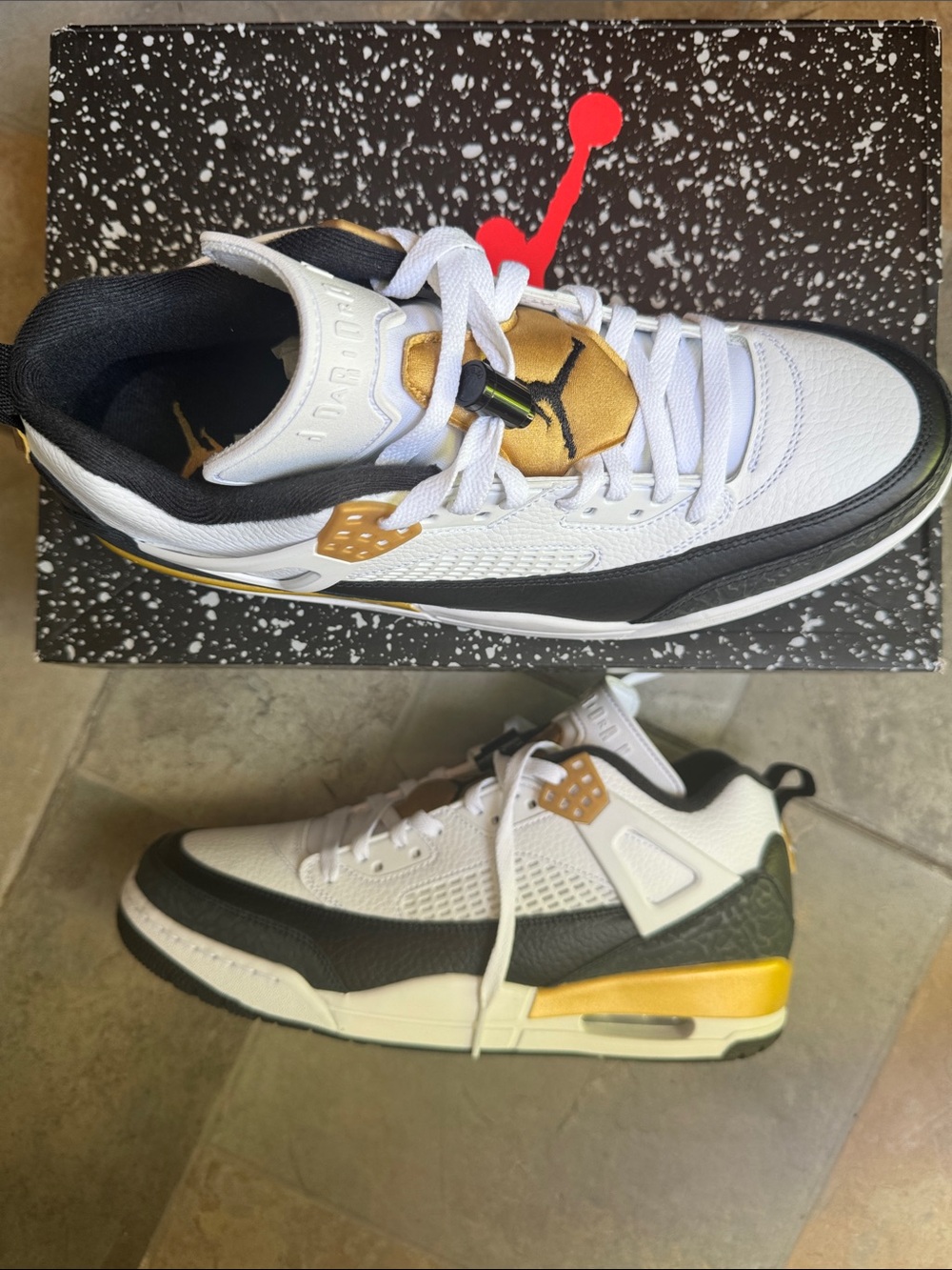 Jordan spizike low Men’s Low-Top Sneakers in White, Black & Gold - Picture 2 of 8